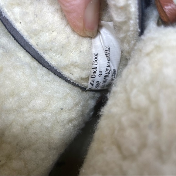 Seven Matt Black Duck Boots with lined Sherpa Sz 9 - Picture 8 of 8